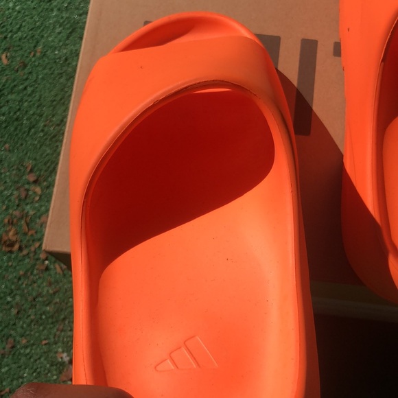 Orange Yeezy Slides - Picture 3 of 3